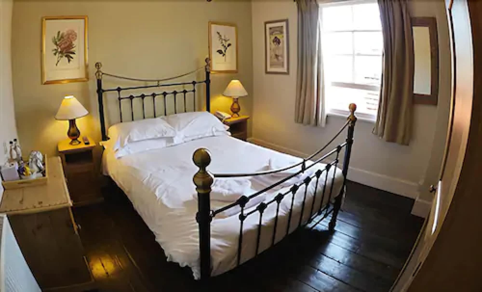 The White Hart Inn วินช์คอมบ์ ภายนอก รูปภาพ