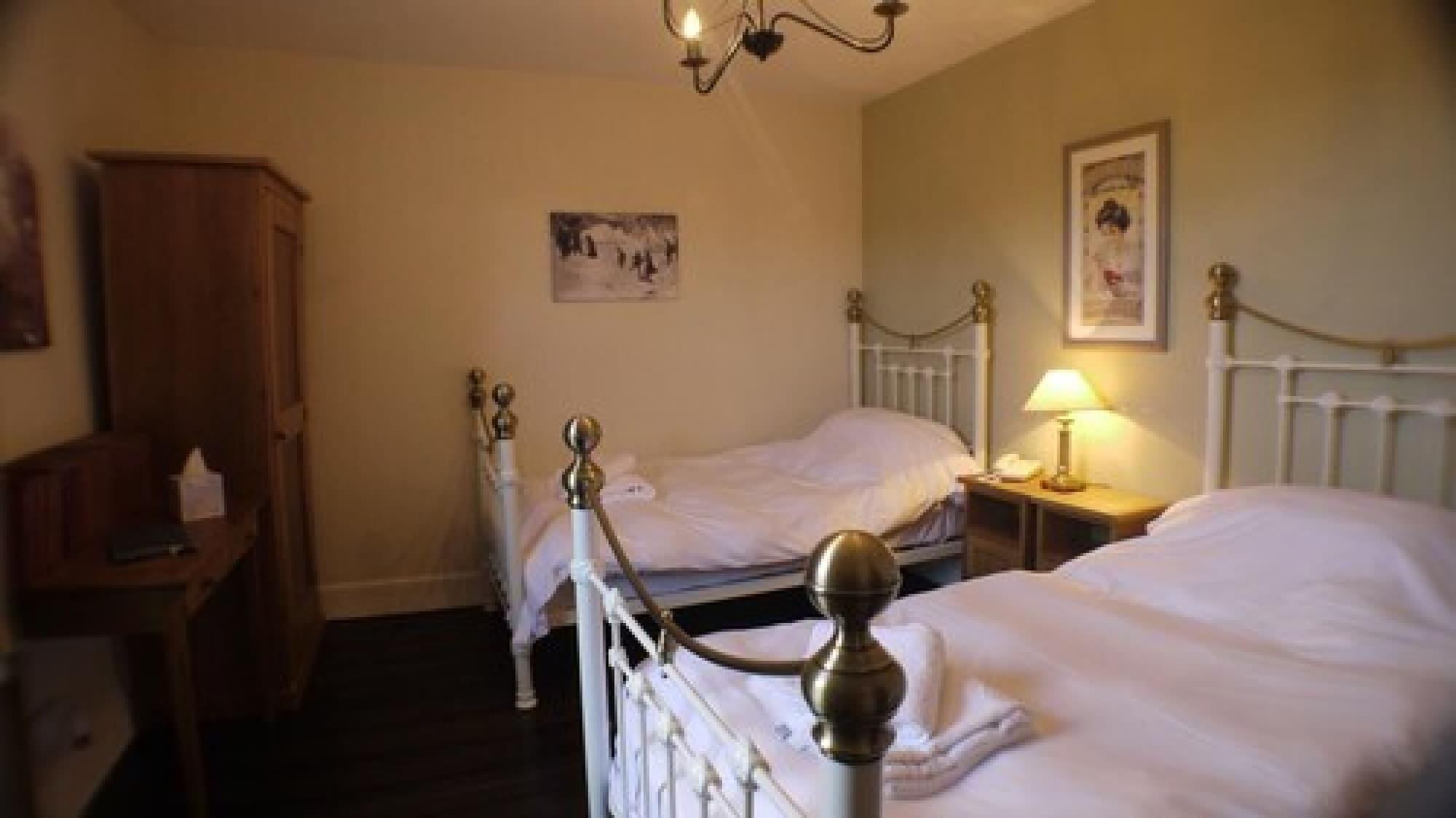 The White Hart Inn วินช์คอมบ์ ภายนอก รูปภาพ