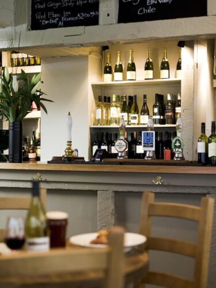 The White Hart Inn วินช์คอมบ์ ภายนอก รูปภาพ