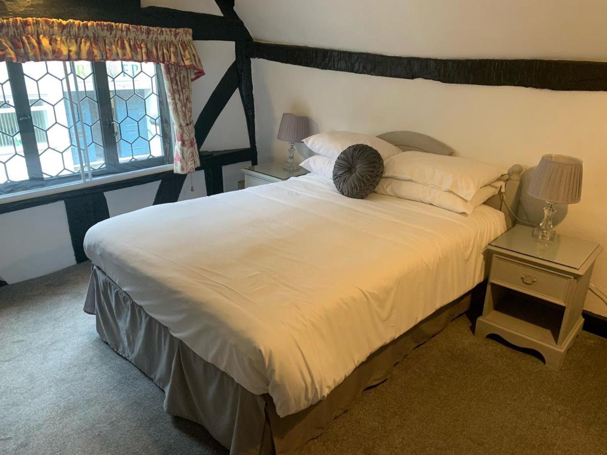The White Hart Inn วินช์คอมบ์ ภายนอก รูปภาพ