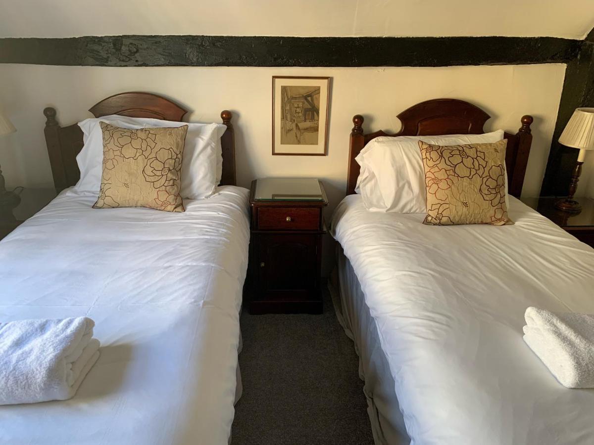 The White Hart Inn วินช์คอมบ์ ภายนอก รูปภาพ