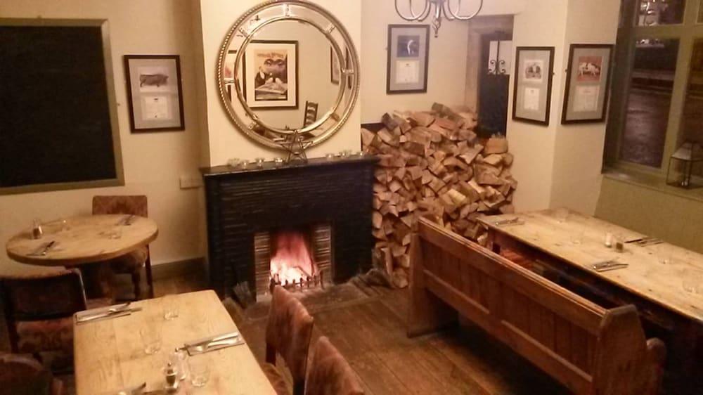 The White Hart Inn วินช์คอมบ์ ภายนอก รูปภาพ