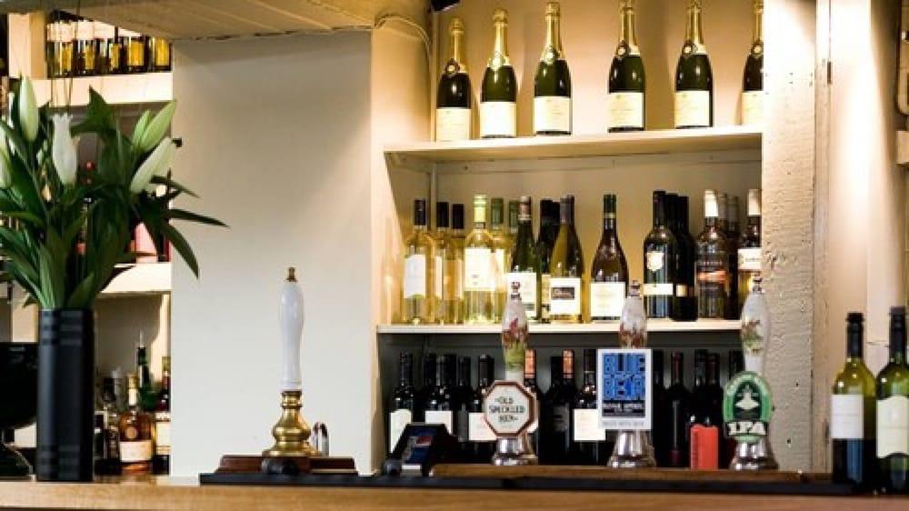The White Hart Inn วินช์คอมบ์ ภายนอก รูปภาพ