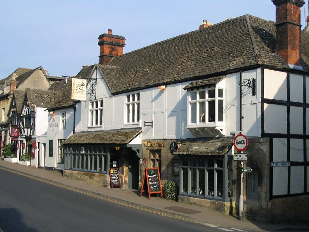 The White Hart Inn วินช์คอมบ์ ภายนอก รูปภาพ