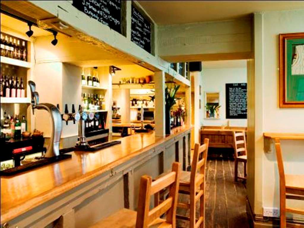 The White Hart Inn วินช์คอมบ์ ร้านอาหาร รูปภาพ
